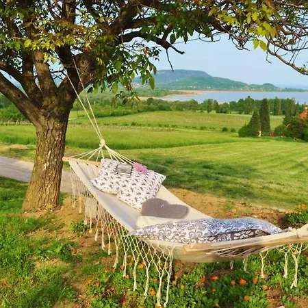 Szerelmes Tunderlak *