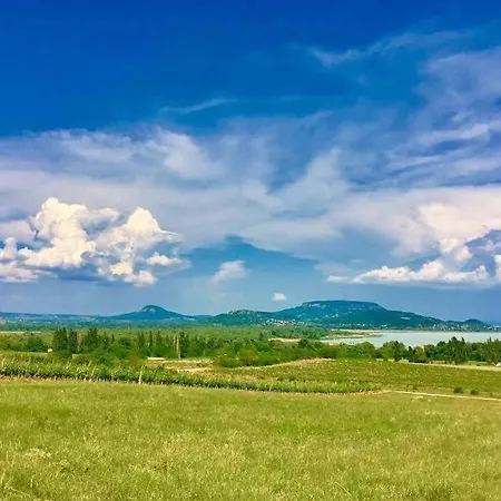 Ξενοδοχείο Szerelmes Tunderlak *